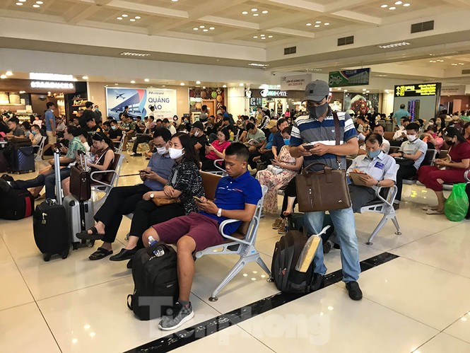 Tân Sơn Nhất đóng cửa vì máy bay hạ cánh trượt, nhiều sân bay 'tắc' theo - ảnh 6