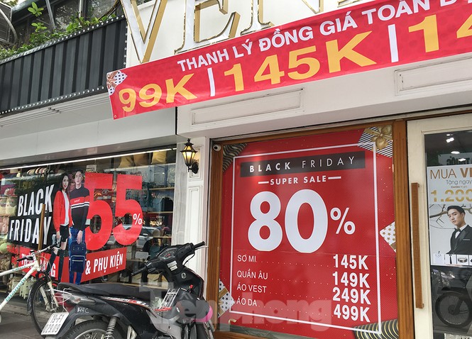 Dân văn phòng Hà Nội đổ xô mua sắm săn sale Black Friday - ảnh 13