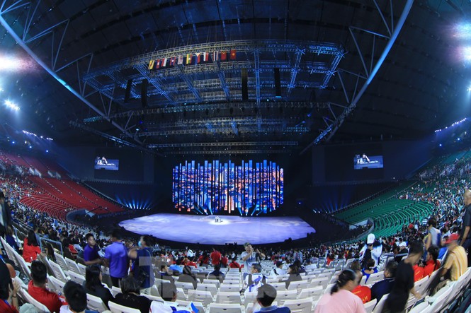 Bóng hồng nóng bỏng trong Lễ khai mạc SEA Games 30 - ảnh 11