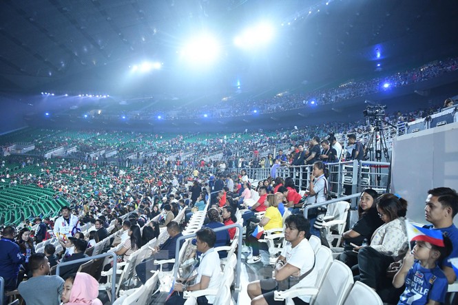 Bóng hồng nóng bỏng trong Lễ khai mạc SEA Games 30 - ảnh 12