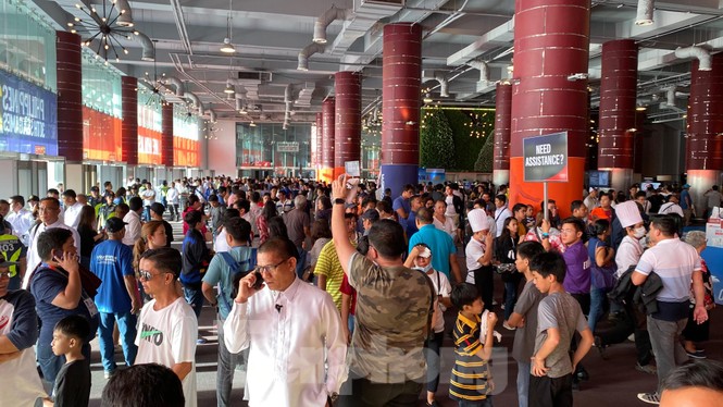 Bóng hồng nóng bỏng trong Lễ khai mạc SEA Games 30 - ảnh 7