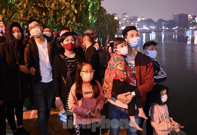 Mãn nhãn với màn pháo hoa đặc biệt đêm 30 Tết Tân Sửu 2021 - ảnh 4