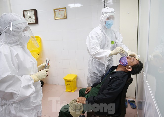 Tiêm thử nghiệm vắc xin ngừa COVID-19 giai đoạn 2 cả người có bệnh lý nền - ảnh 14