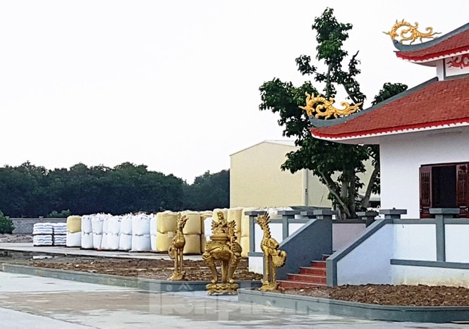 Doanh nghiệp xây đền miếu trong khu công nghiệp đang 'bức tử' môi trường? - ảnh 6