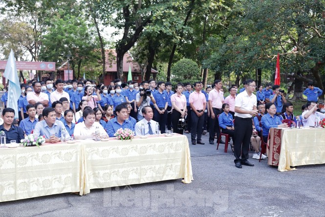 Thiết thực, ý nghĩa chặng hai hành trình ‘Tôi yêu Tổ quốc tôi’ năm 2020 tại Huế - ảnh 3