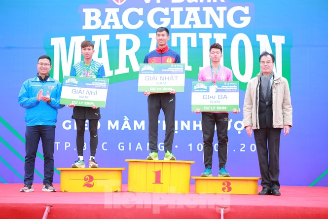 Sôi nổi giải chạy