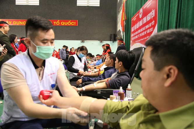 Sôi nổi ngày hội Chủ nhật Đỏ tại Bắc Giang - ảnh 11