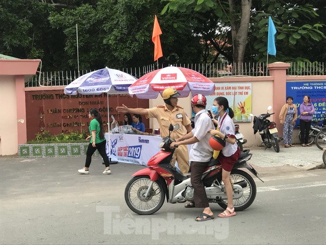 CSGT tung quân chống kẹt xe kỳ thi THPT quốc gia 2019 - ảnh 3