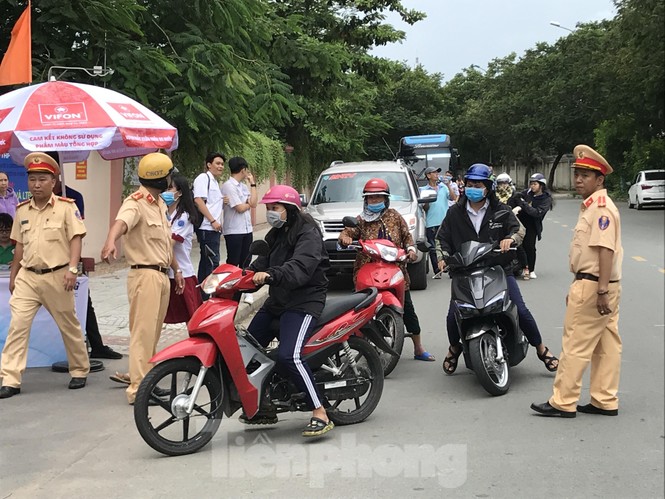 CSGT tung quân chống kẹt xe kỳ thi THPT quốc gia 2019 - ảnh 4