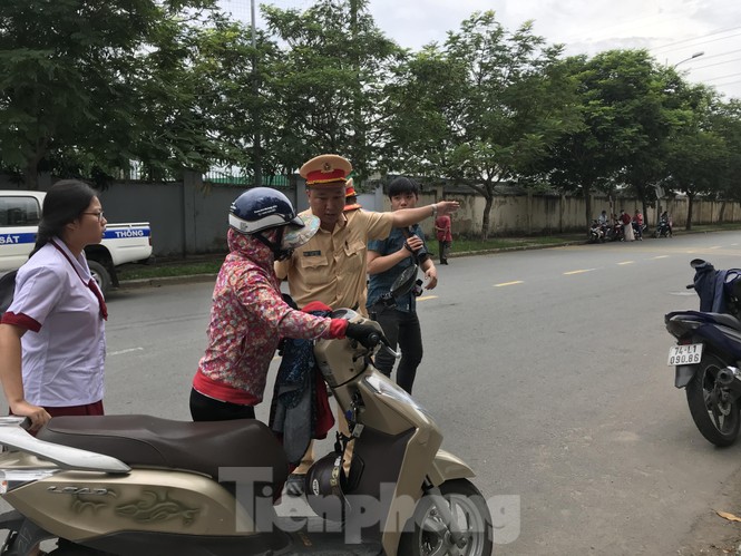 CSGT tung quân chống kẹt xe kỳ thi THPT quốc gia 2019 - ảnh 9