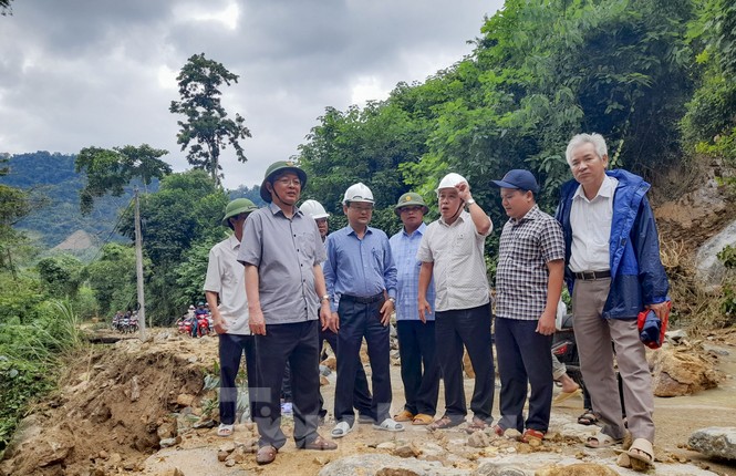 Bình Định: Lũ quét gây sạt lở nghiêm trọng chia cắt hoàn toàn một xã - ảnh 5