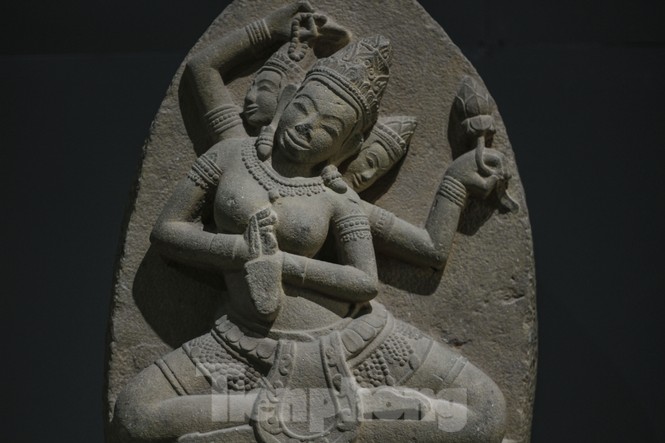 Chiêm ngưỡng vẻ đẹp phù điêu nữ thần Sarasvati vừa được công nhận bảo vật quốc gia - ảnh 2