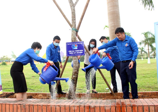 Đà Nẵng ra quân Tết trồng cây, khởi động Tháng Thanh niên - ảnh 4