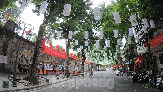 Tái hiện thời khắc lịch sử giải phóng Thủ đô cách đây 65 năm - ảnh 7
