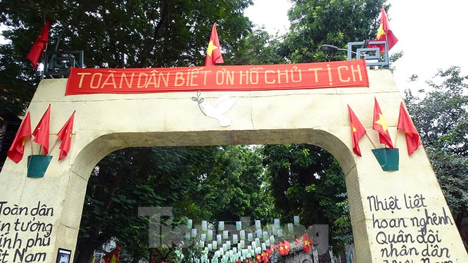 Tái hiện thời khắc lịch sử giải phóng Thủ đô cách đây 65 năm - ảnh 17