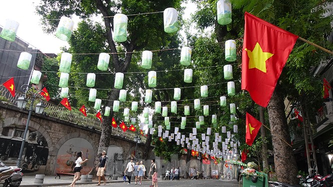 Tái hiện thời khắc lịch sử giải phóng Thủ đô cách đây 65 năm - ảnh 18