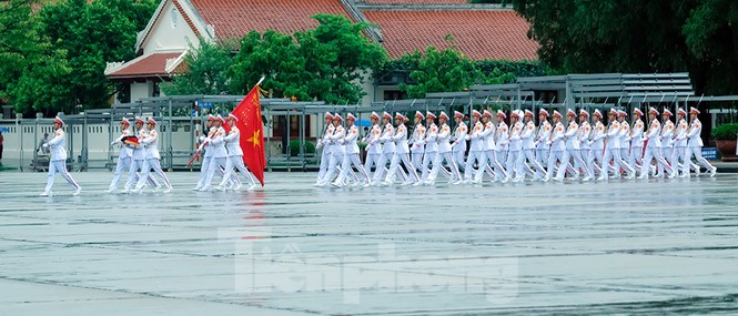 Lễ thượng cờ rủ Quốc tang nguyên Tổng Bí thư Lê Khả Phiêu - ảnh 3