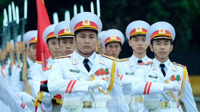 Lễ thượng cờ rủ Quốc tang nguyên Tổng Bí thư Lê Khả Phiêu - ảnh 5