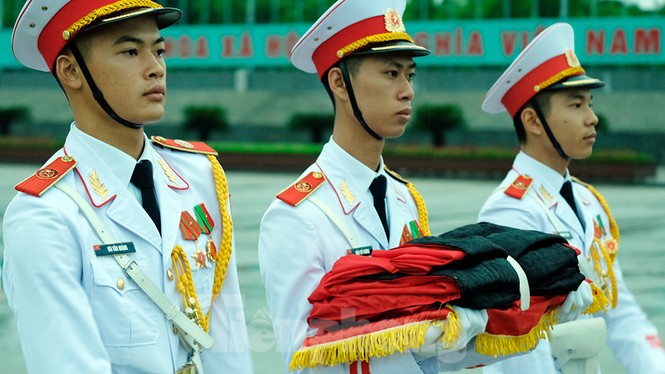 Lễ thượng cờ rủ Quốc tang nguyên Tổng Bí thư Lê Khả Phiêu - ảnh 6