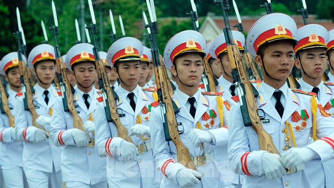 Lễ thượng cờ rủ Quốc tang nguyên Tổng Bí thư Lê Khả Phiêu - ảnh 7