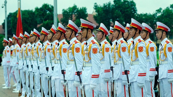 Lễ thượng cờ rủ Quốc tang nguyên Tổng Bí thư Lê Khả Phiêu - ảnh 8