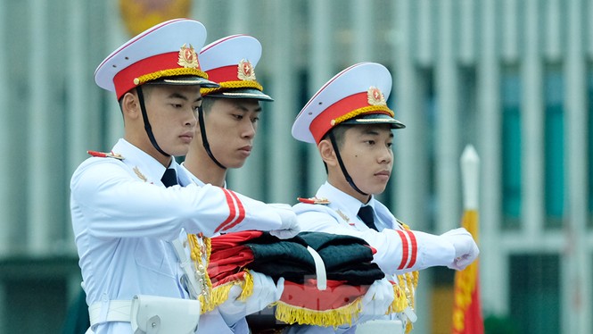 Lễ thượng cờ rủ Quốc tang nguyên Tổng Bí thư Lê Khả Phiêu - ảnh 10