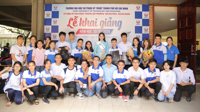 Hoa hậu Tiểu Vy làm Đại sứ Sinh viên Trường ĐH Sư phạm Kỹ thuật TPHCM - ảnh 12