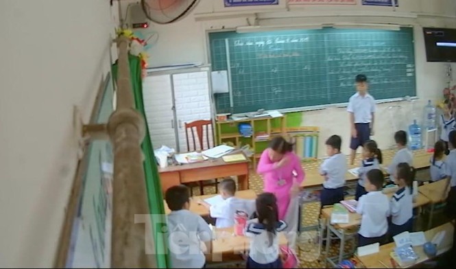 Tiếp tục đình chỉ 30 ngày với cô giáo đánh trẻ bị phị huynh đặt camera quay được - ảnh 1
