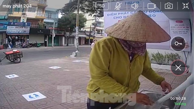 “Độc, lạ” máy ATM phát gạo miễn phí cho người nghèo giữa mùa dịch COVID-19 - ảnh 4