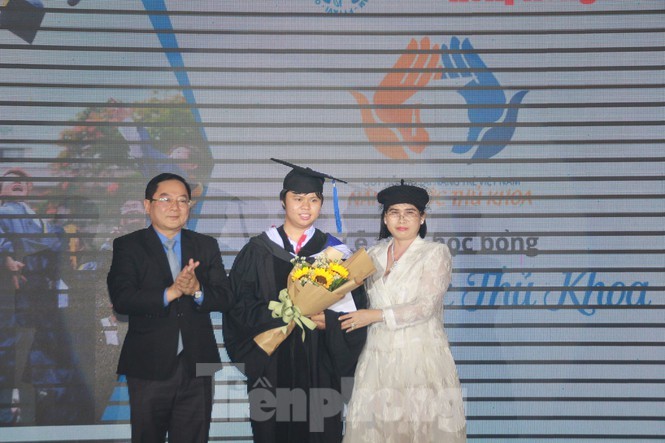 Khởi động Chương trình
