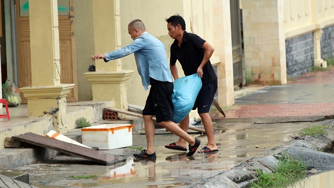 Bão số 3 suy yếu thành áp thấp, TP Móng Cái và nhiều địa phương nguy cơ ngập - ảnh 23