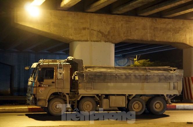 Bị CSGT dừng, tài xế xe 'hổ vồ' gọi điện cầu cứu... người thân - ảnh 7