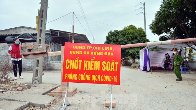 Cận cảnh 13 chốt kiểm soát khu dân cư ở Hải Dương vì ca mắc COVID-19 - ảnh 7