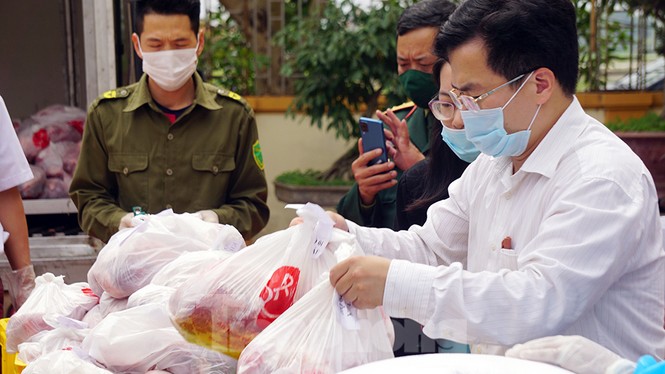 TP Hải Phòng tiếp tế gần 8 tấn gạo, thịt cho người dân khu phong tỏa - ảnh 5