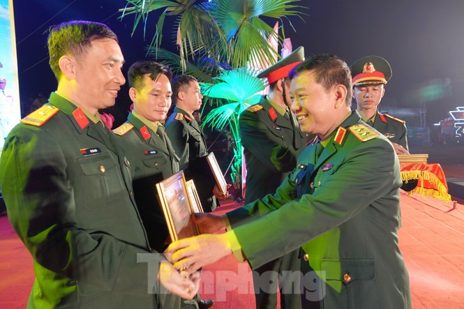 Sôi động đêm lửa trại của tuổi trẻ ở ATK Định Hóa - ảnh 2