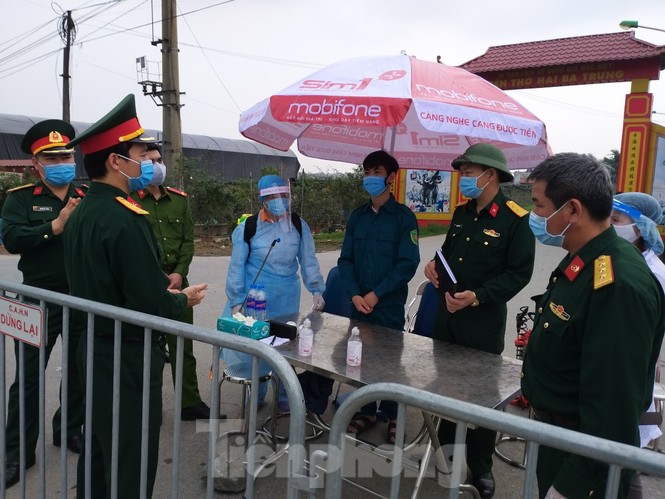 Bộ Tư lệnh Thủ đô tiêu độc ổ dịch Hạ Lôi trong đêm - ảnh 5
