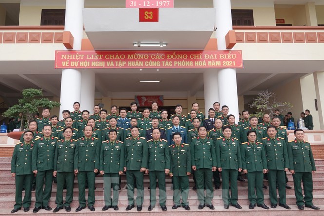 Bộ đội Hóa học tẩy trùng, vệ sinh môi trường hơn 3,8 triệu m2 - ảnh 3