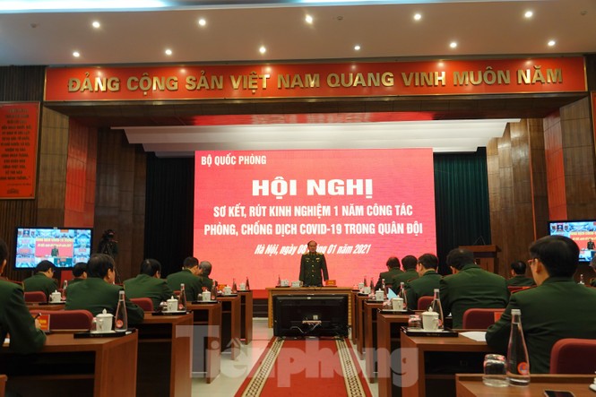 Quân đội sơ kết một năm ‘chiến đấu’ với COVID-19 - ảnh 1