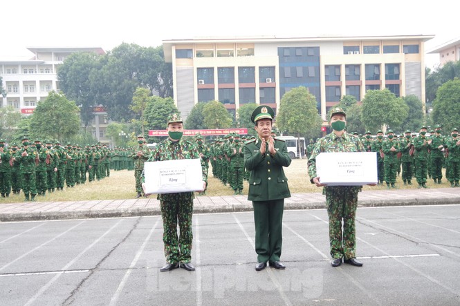 Tăng cường 2 tiểu đoàn Biên phòng lên biên giới chống dịch - ảnh 3