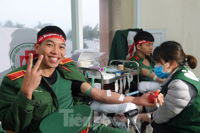 Sĩ quan quân đội tương lai hưởng ứng Chủ nhật Đỏ lần thứ XIII - ảnh 1