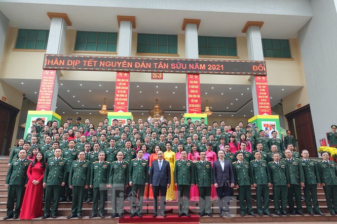 Thủ tướng: Chúng ta ngồi đây nhưng biết bao đồng chí đang chịu rét mướt, khó khăn - ảnh 7