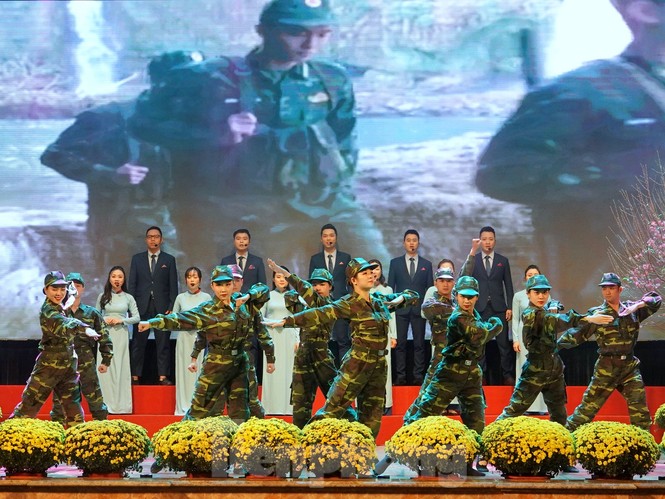 Trao giải Liên hoan ‘Lời ca dâng Đảng’ - ảnh 7