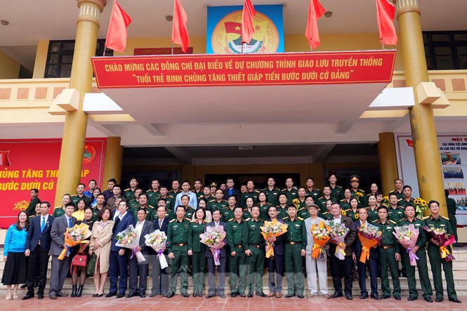 Tuổi trẻ Tăng thiết giáp tiến bước dưới cờ Đảng - ảnh 9