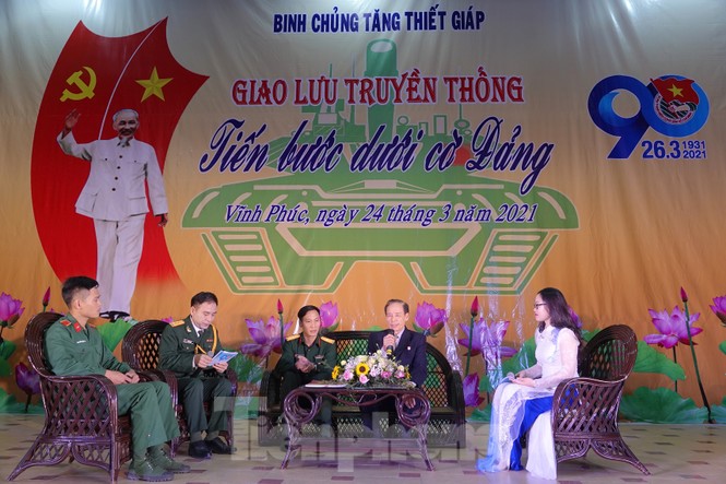 Tuổi trẻ Tăng thiết giáp tiến bước dưới cờ Đảng - ảnh 1