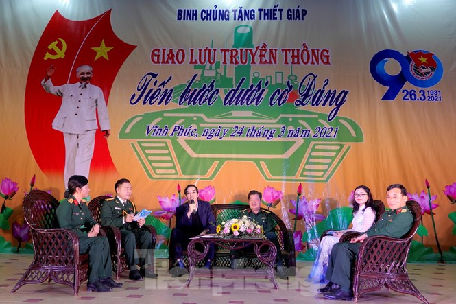 Tuổi trẻ Tăng thiết giáp tiến bước dưới cờ Đảng - ảnh 3