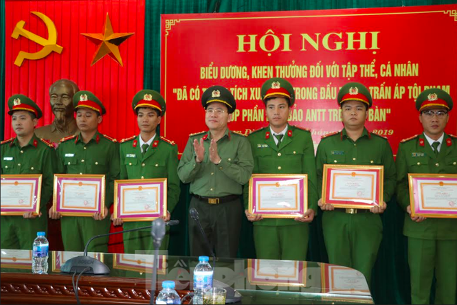Lập boong ke kiên cố, tàng trữ nhiều súng đạn, vũ khí để buôn ma tuý - ảnh 2