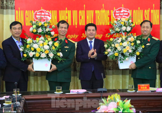 Chỉ huy trưởng Quân sự Thái Bình được thăng hàm Thiếu tướng - ảnh 1