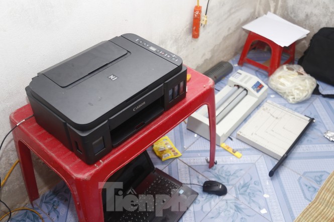 Kẻ sản xuất, tiêu thụ gần 1 tỷ đồng học in tiền giả... trên mạng - ảnh 3