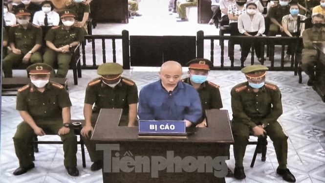 Giang hồ Đường 'Nhuệ' lĩnh 30 tháng tù vì đánh người ở trụ sở công an - ảnh 1