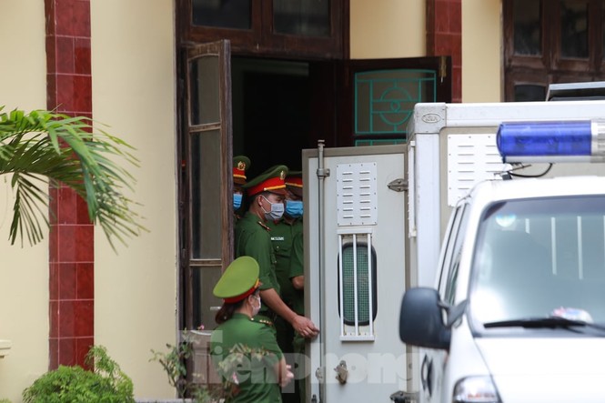 Giang hồ Đường 'Nhuệ' lĩnh 30 tháng tù vì đánh người ở trụ sở công an - ảnh 2